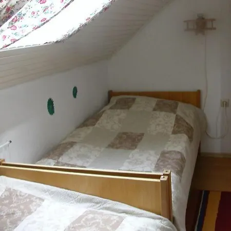 Haus Altendeich 1 Apartamento *